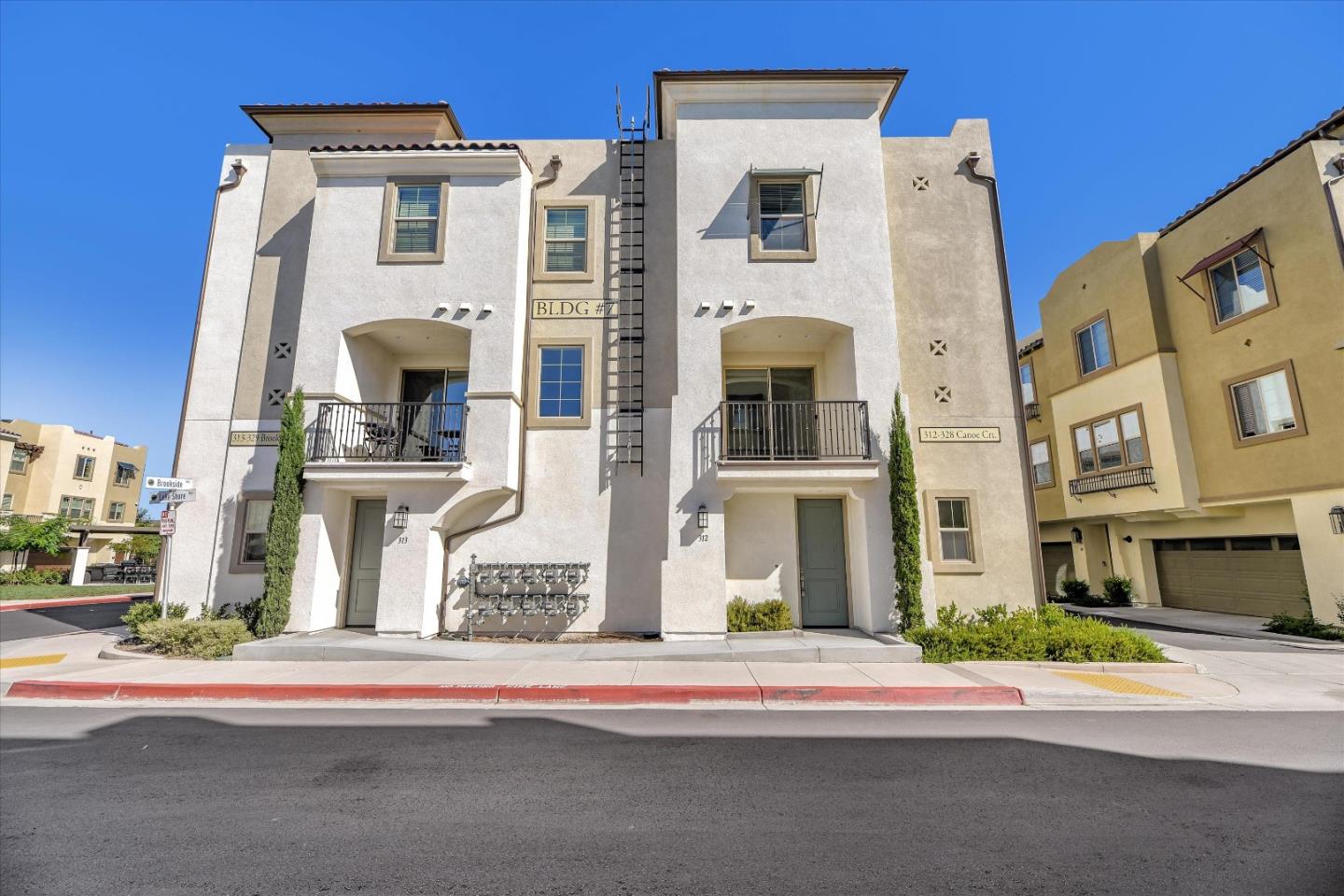 Detail Gallery Image 1 of 1 For 312 Canoe Ct, Santee,  CA 92071 - 3 Beds | 3 Baths