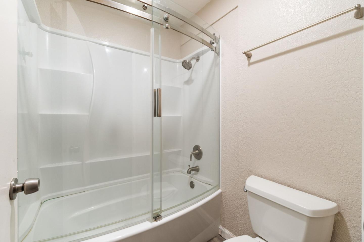 Detail Gallery Image 10 of 24 For 1643 Thorncrest Dr, San Jose,  CA 95131 - 2 Beds | 2 Baths