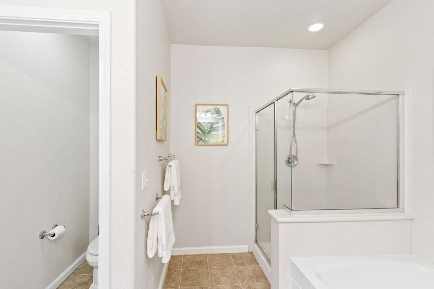 Detail Gallery Image 16 of 38 For 905 Alegre Pl, San Jose,  CA 95126 - 2 Beds | 2/1 Baths