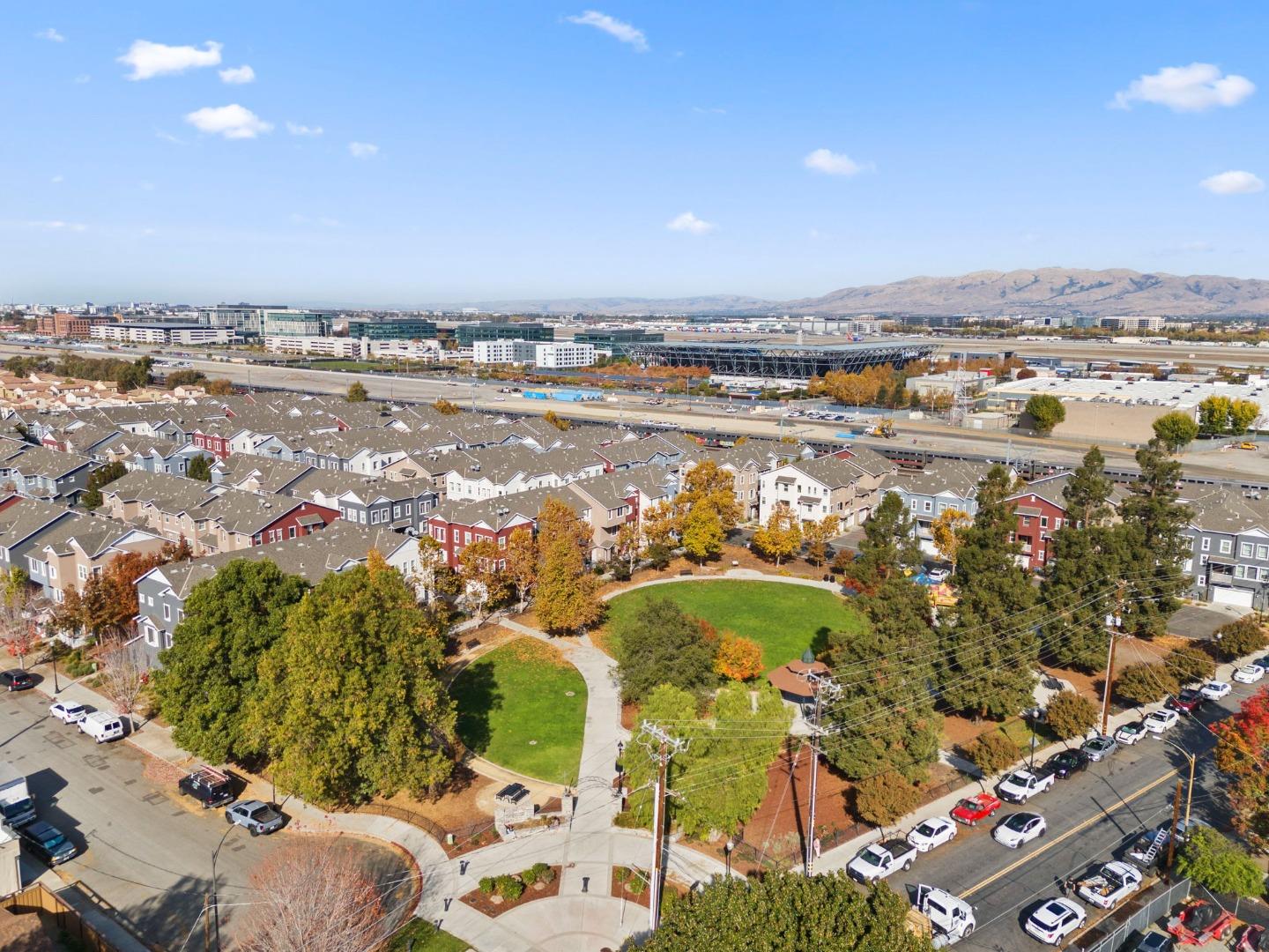 Detail Gallery Image 8 of 38 For 905 Alegre Pl, San Jose,  CA 95126 - 2 Beds | 2/1 Baths