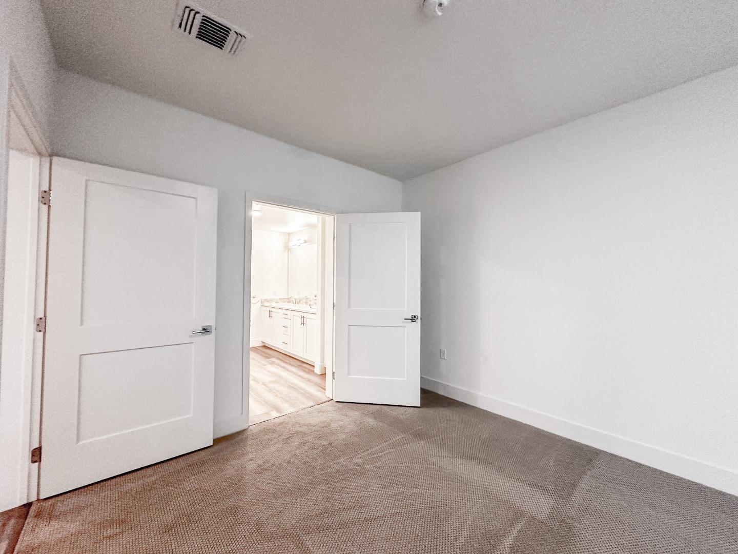 Detail Gallery Image 10 of 29 For 3578 Rambla Pl #425,  Santa Clara,  CA 95051 - 2 Beds | 2/1 Baths