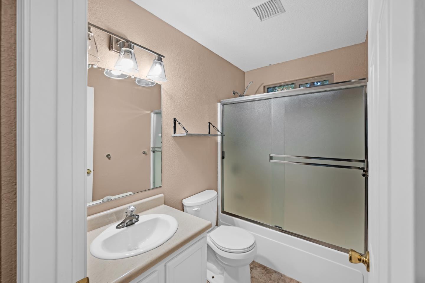 Detail Gallery Image 13 of 24 For 588 Blackbird Ln, Avery,  CA 95224 - 3 Beds | 2 Baths