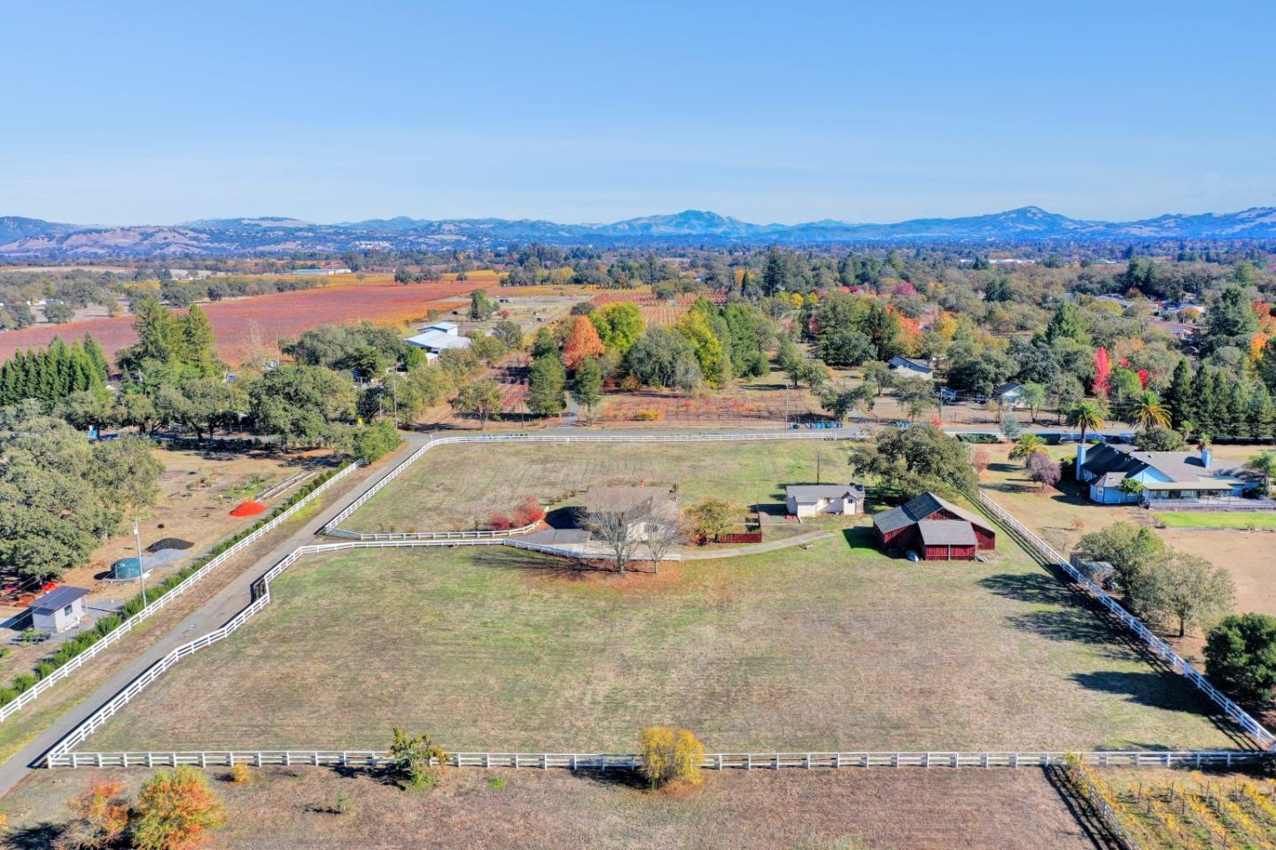 Detail Gallery Image 16 of 20 For 1665 Willowside Rd, Santa Rosa,  CA 95401 - 4 Beds | 3 Baths