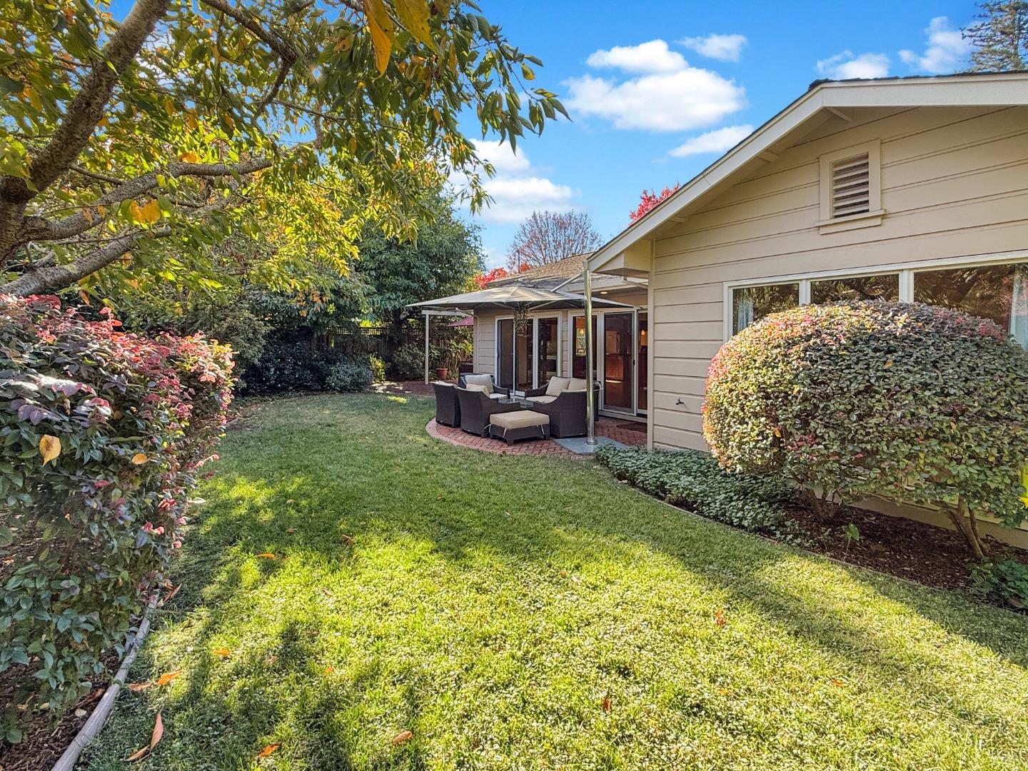 Detail Gallery Image 37 of 38 For 335 Claremont Way, Menlo Park,  CA 94025 - 3 Beds | 2/1 Baths