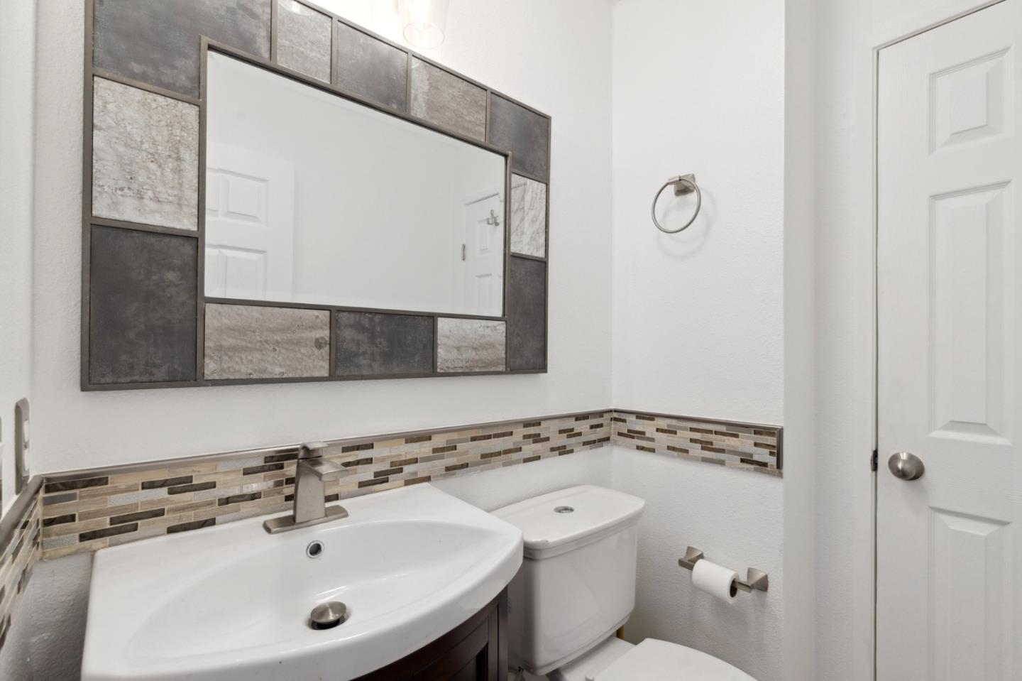 Detail Gallery Image 4 of 41 For 2047 William Moss Blvd, Stockton,  CA 95206 - 3 Beds | 2/1 Baths