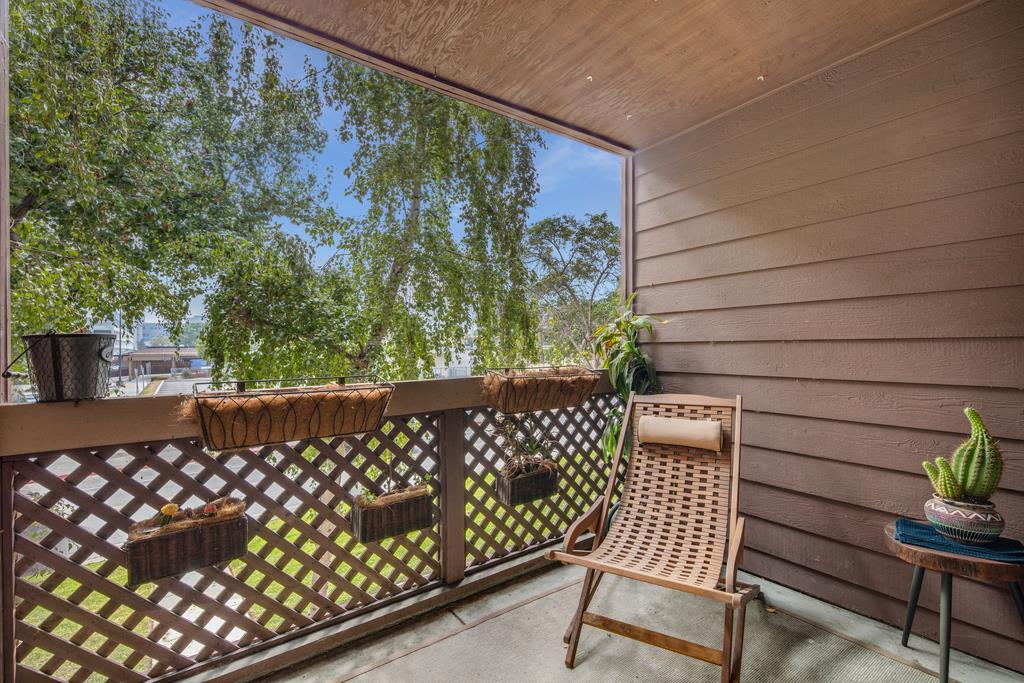 Detail Gallery Image 3 of 10 For 834 Catkin Ct, San Jose,  CA 95128 - 2 Beds | 2 Baths