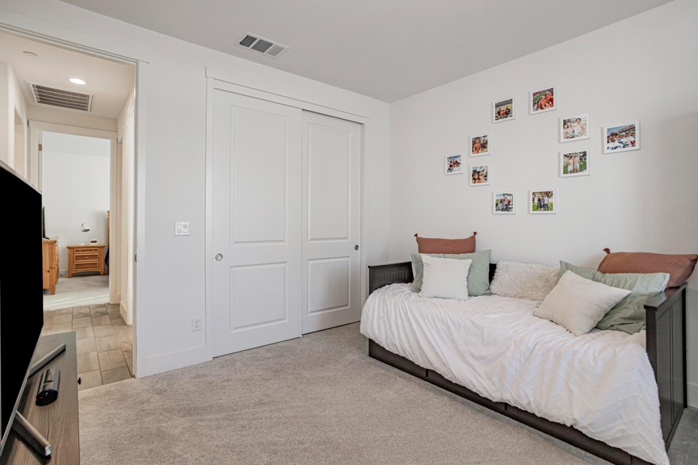 Detail Gallery Image 25 of 70 For 1391 Azalea Dr, Hollister,  CA 95023 - 3 Beds | 2/1 Baths