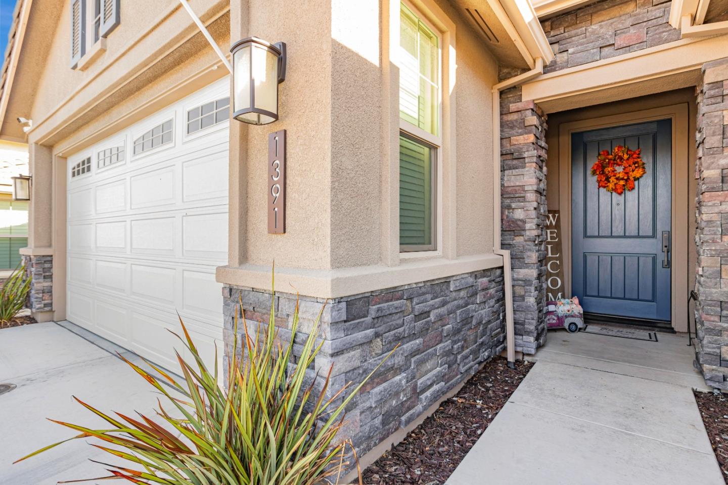 Detail Gallery Image 3 of 70 For 1391 Azalea Dr, Hollister,  CA 95023 - 3 Beds | 2/1 Baths