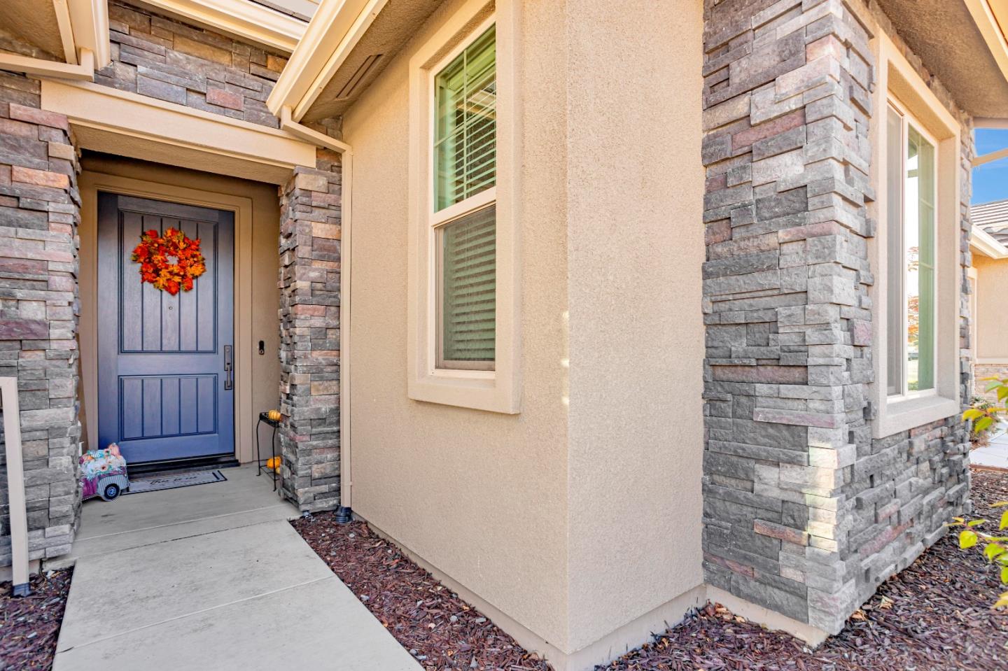 Detail Gallery Image 4 of 70 For 1391 Azalea Dr, Hollister,  CA 95023 - 3 Beds | 2/1 Baths