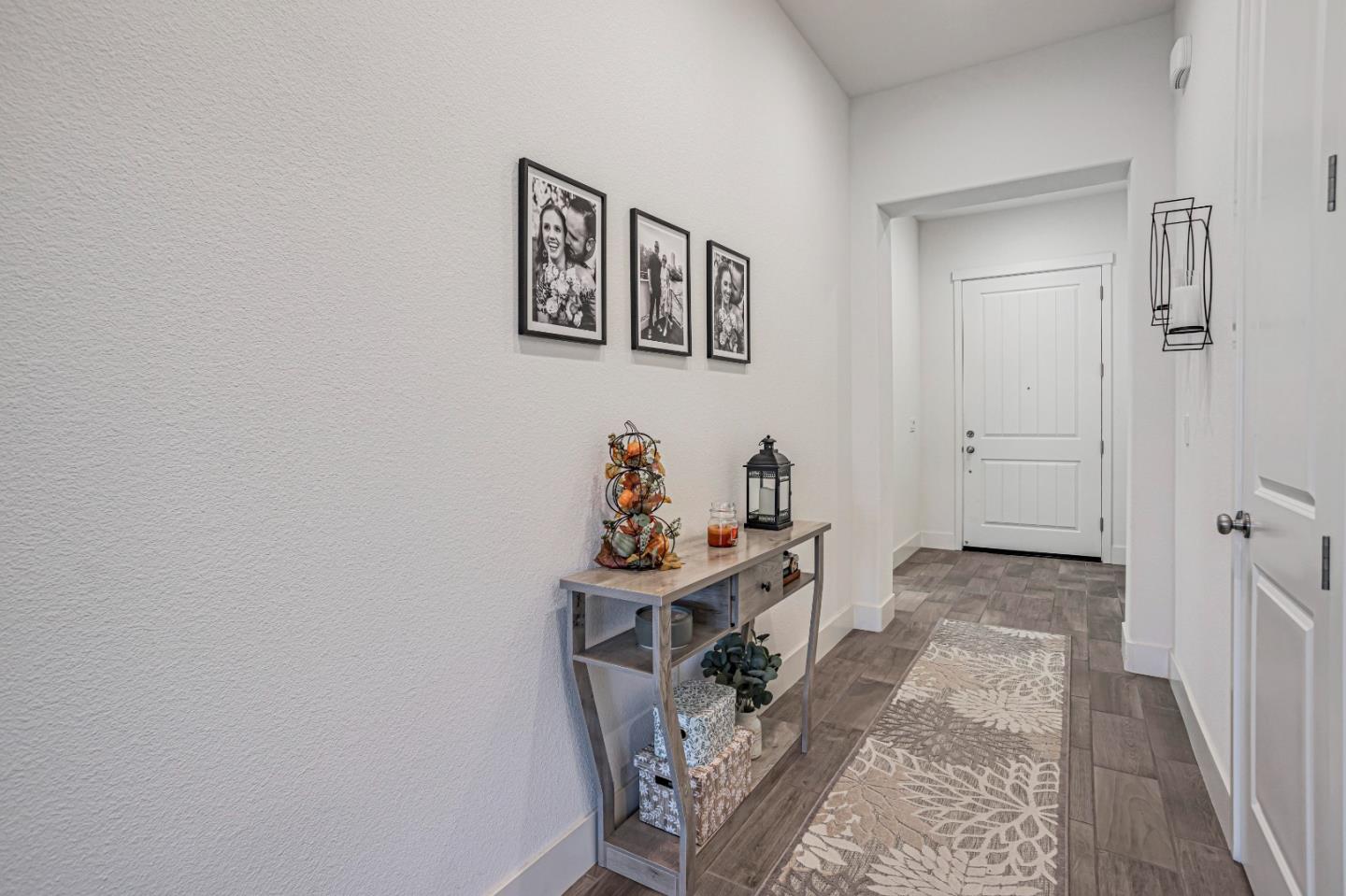 Detail Gallery Image 8 of 70 For 1391 Azalea Dr, Hollister,  CA 95023 - 3 Beds | 2/1 Baths