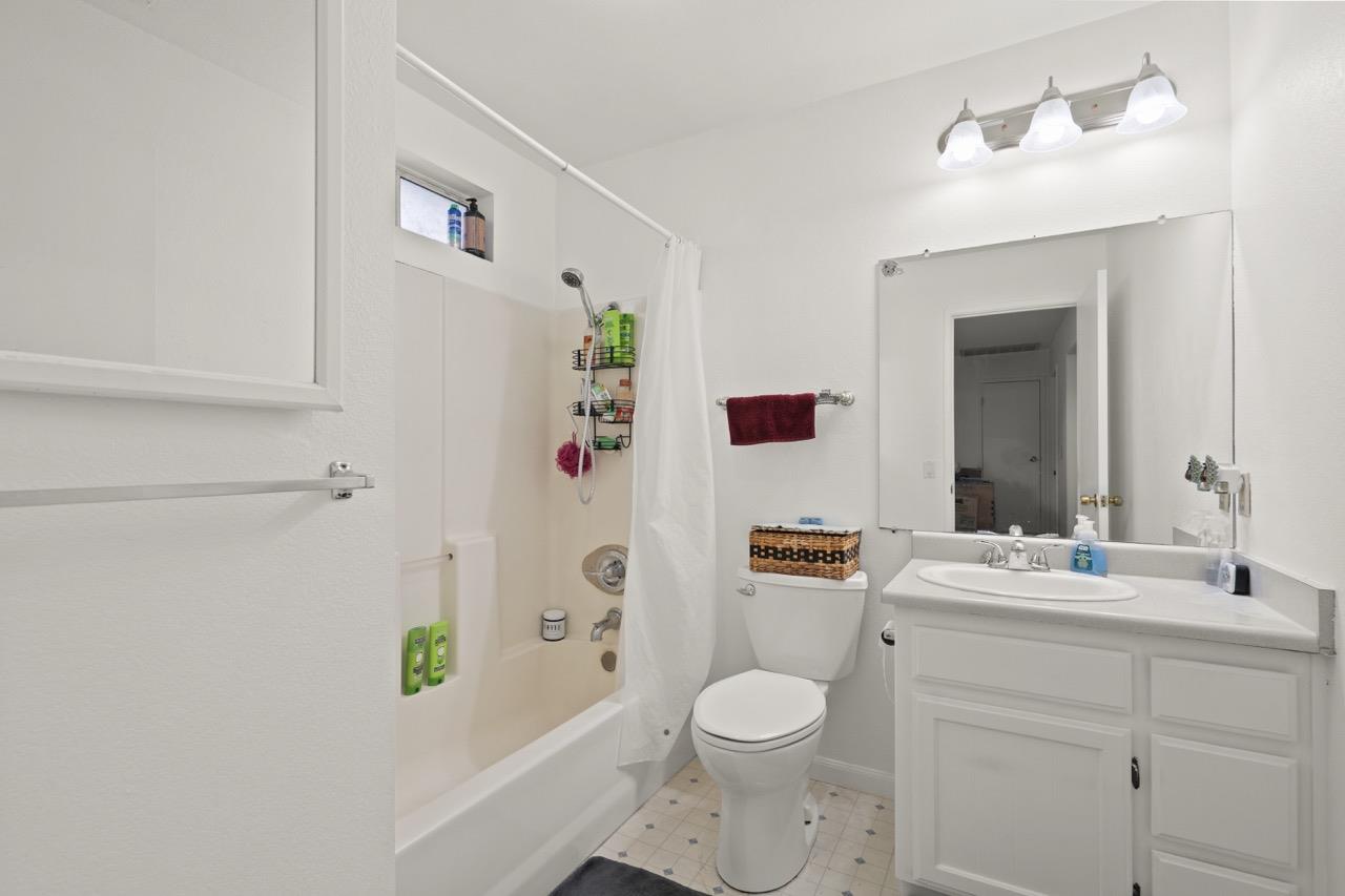 Detail Gallery Image 14 of 19 For 956 S 9th St, San Jose,  CA 95112 - 3 Beds | 2 Baths