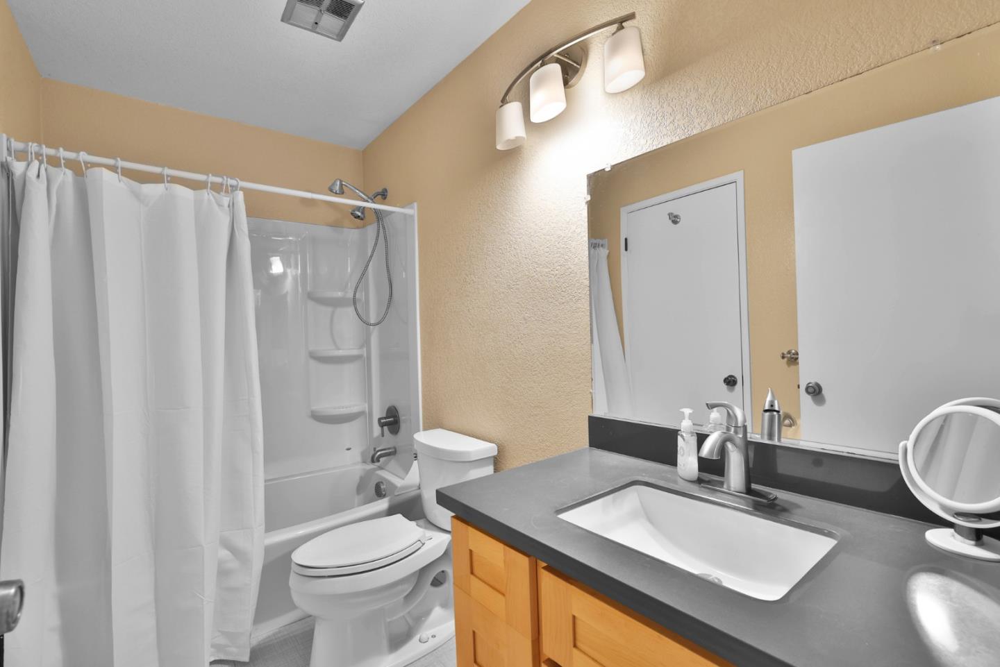 Detail Gallery Image 14 of 28 For 5434 Makati Cir, San Jose,  CA 95123 - 1 Beds | 1 Baths