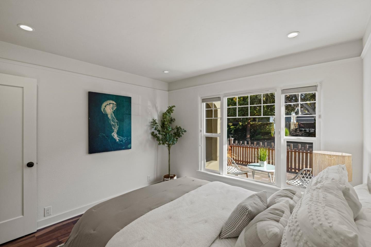 Detail Gallery Image 13 of 22 For 908 Ruth Ct, Pacific Grove,  CA 93950 - 2 Beds | 1 Baths