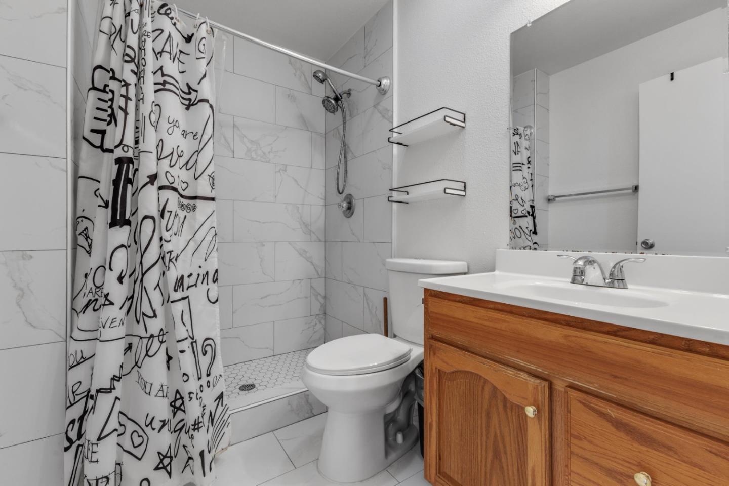 Detail Gallery Image 12 of 20 For 733 Alvarado Dr, Salinas,  CA 93907 - 2 Beds | 2 Baths