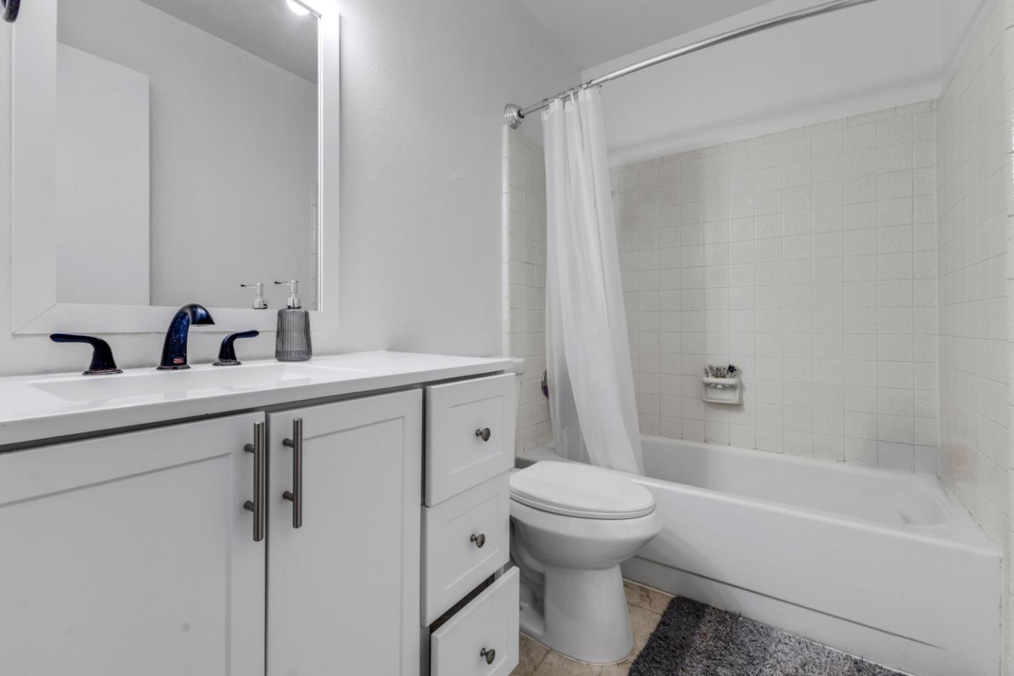 Detail Gallery Image 13 of 20 For 733 Alvarado Dr, Salinas,  CA 93907 - 2 Beds | 2 Baths