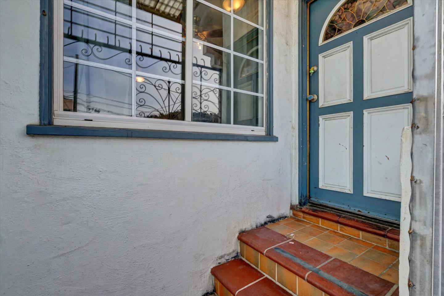 Detail Gallery Image 3 of 51 For 451 Amherst St, San Francisco,  CA 94134 - 3 Beds | 2 Baths