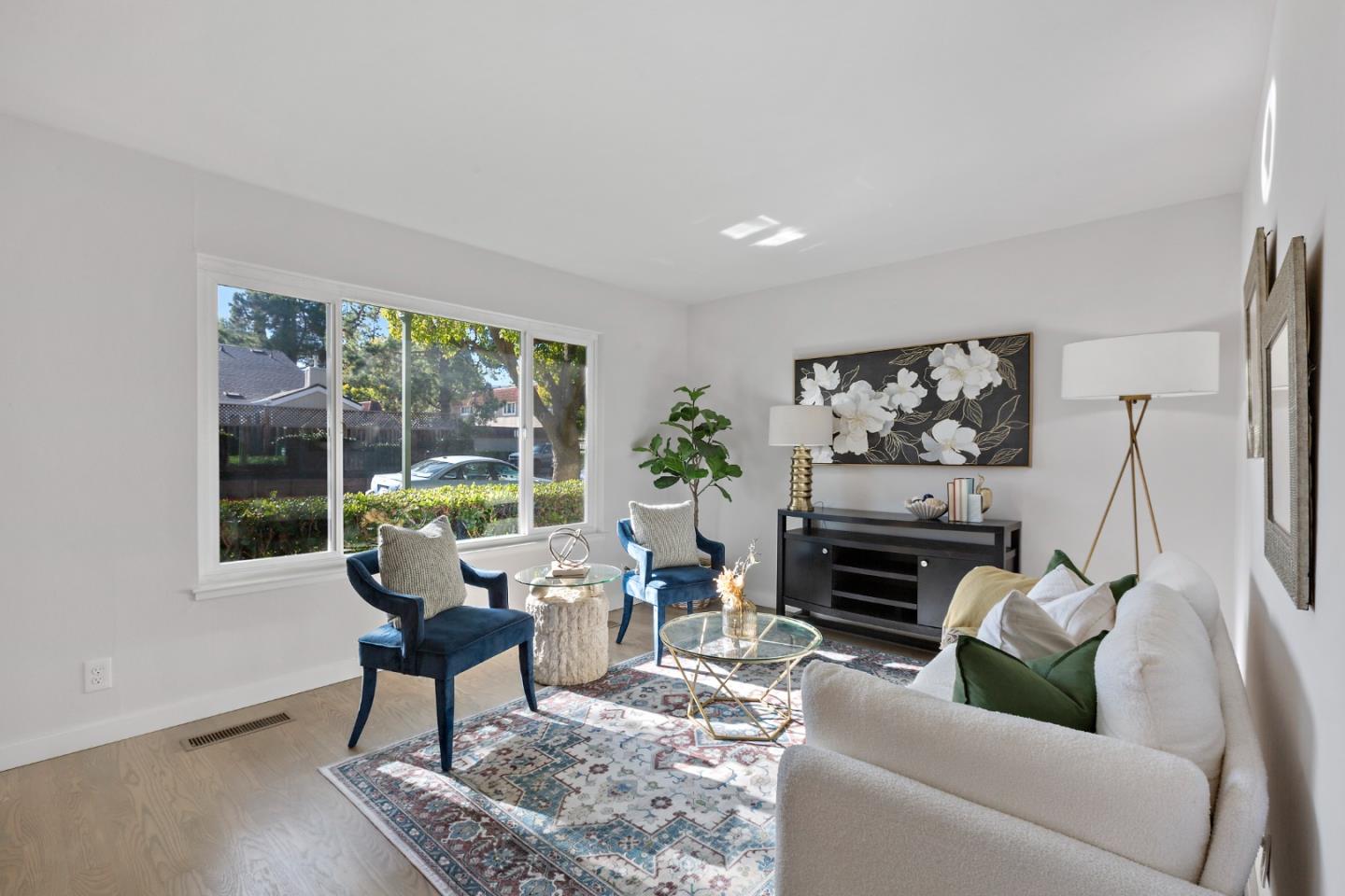 Detail Gallery Image 3 of 59 For 22597 Royal Oak Way, Cupertino,  CA 95014 - 4 Beds | 2/1 Baths