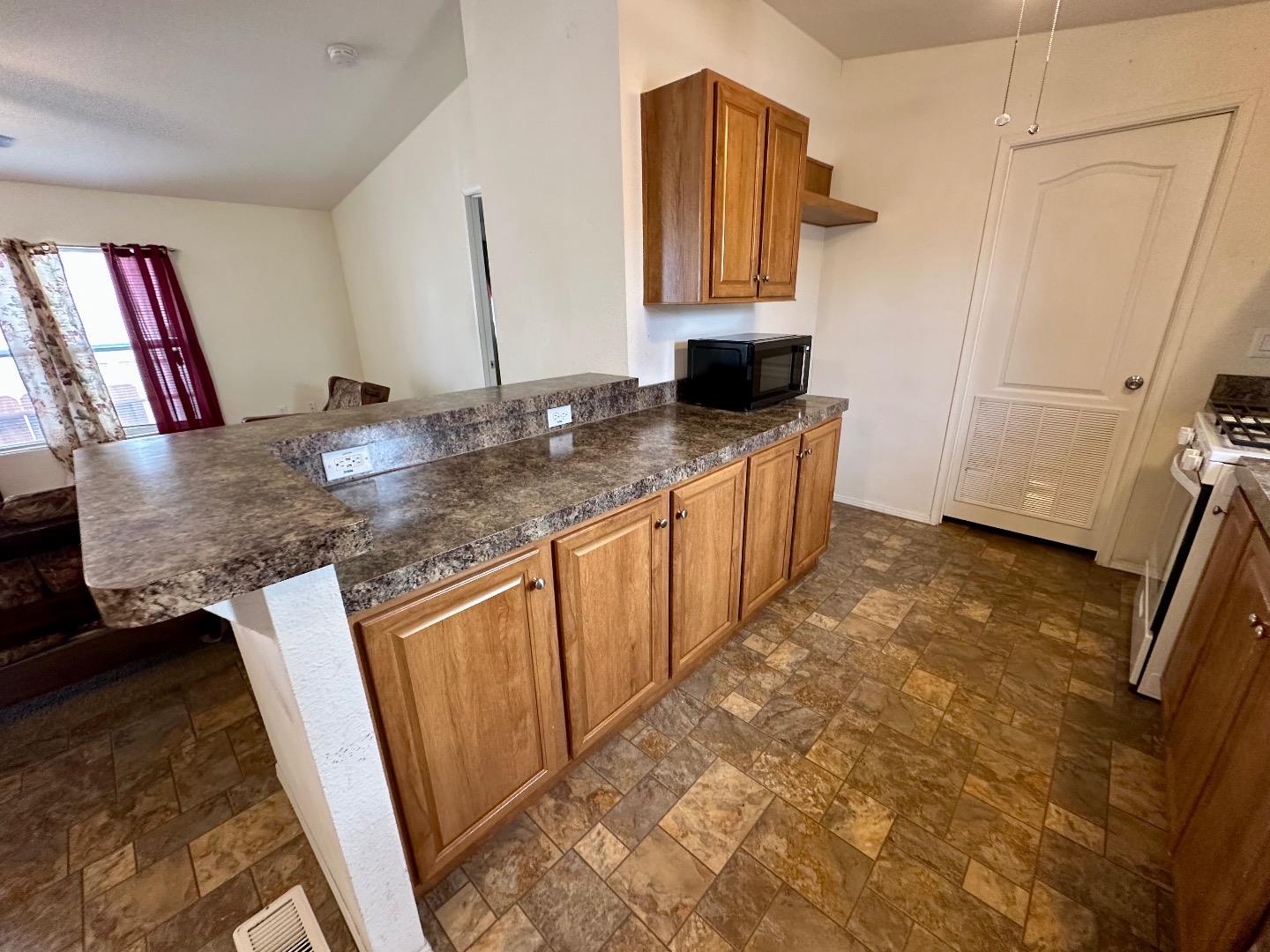 Detail Gallery Image 12 of 48 For 436 N Mercey Springs Rd #145,  Los Banos,  CA 93635 - 3 Beds | 2 Baths