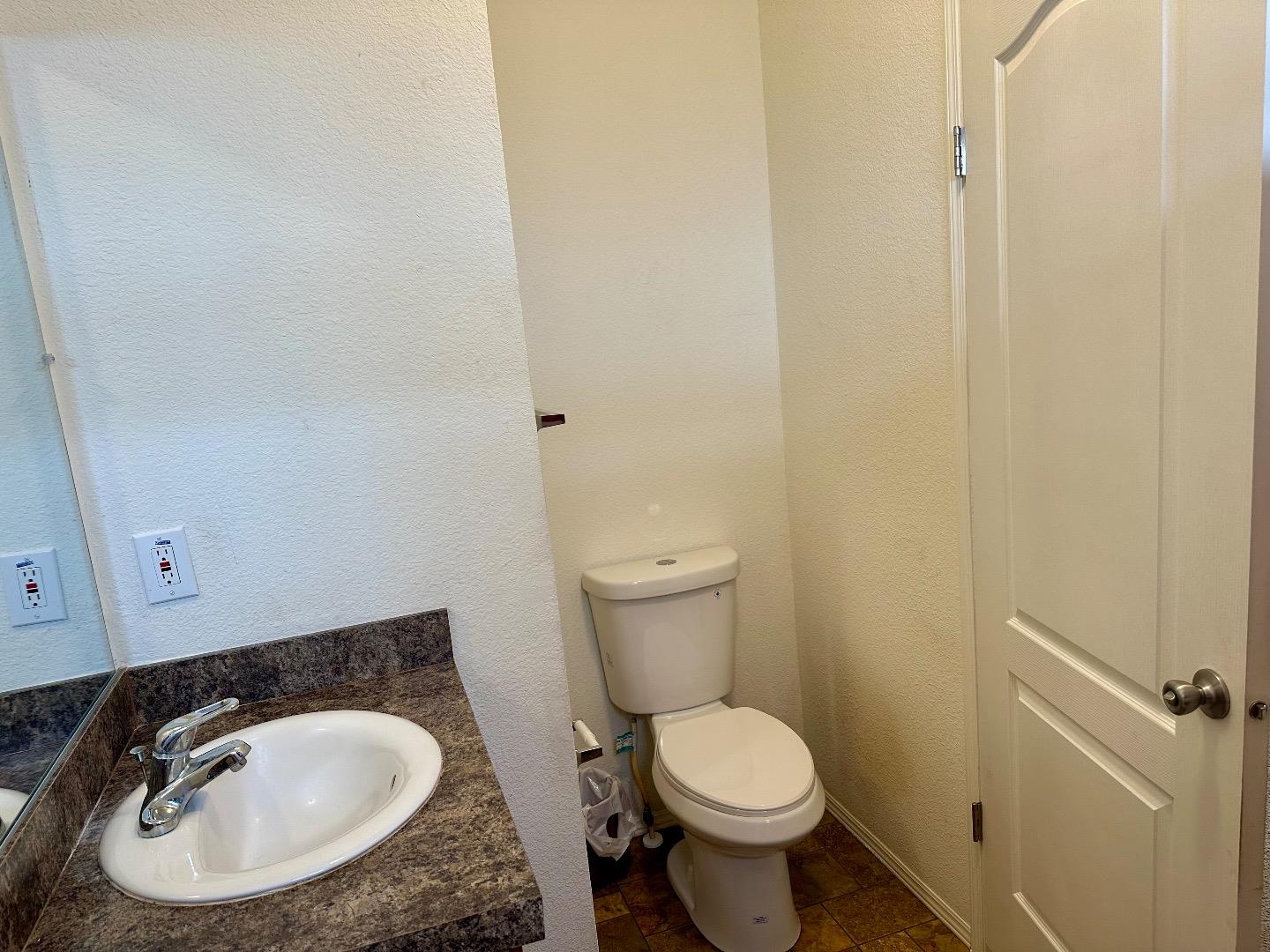 Detail Gallery Image 25 of 48 For 436 N Mercey Springs Rd #145,  Los Banos,  CA 93635 - 3 Beds | 2 Baths