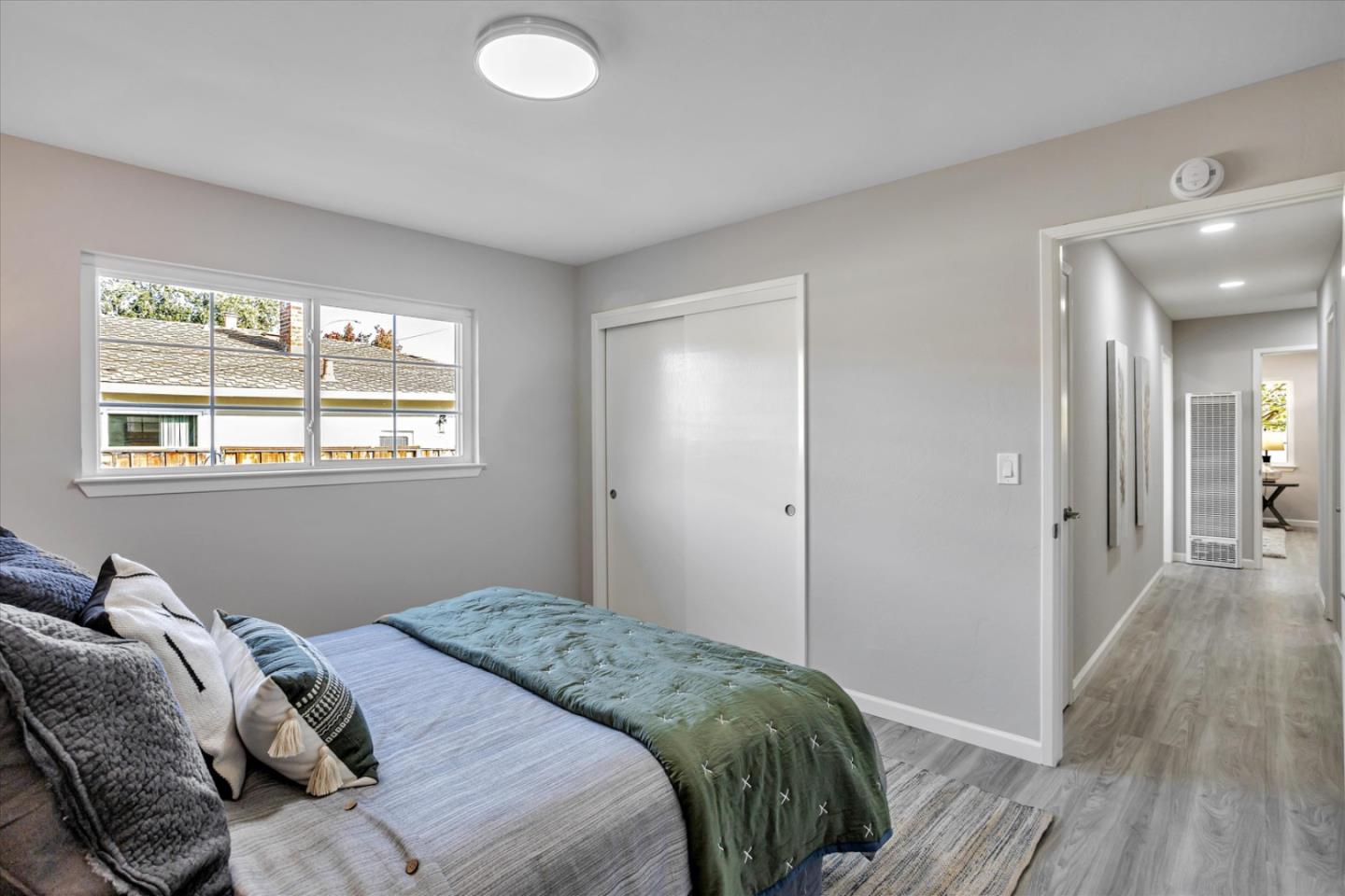 Detail Gallery Image 18 of 38 For 550 Hans Ave, Mountain View,  CA 94040 - 4 Beds | 2 Baths