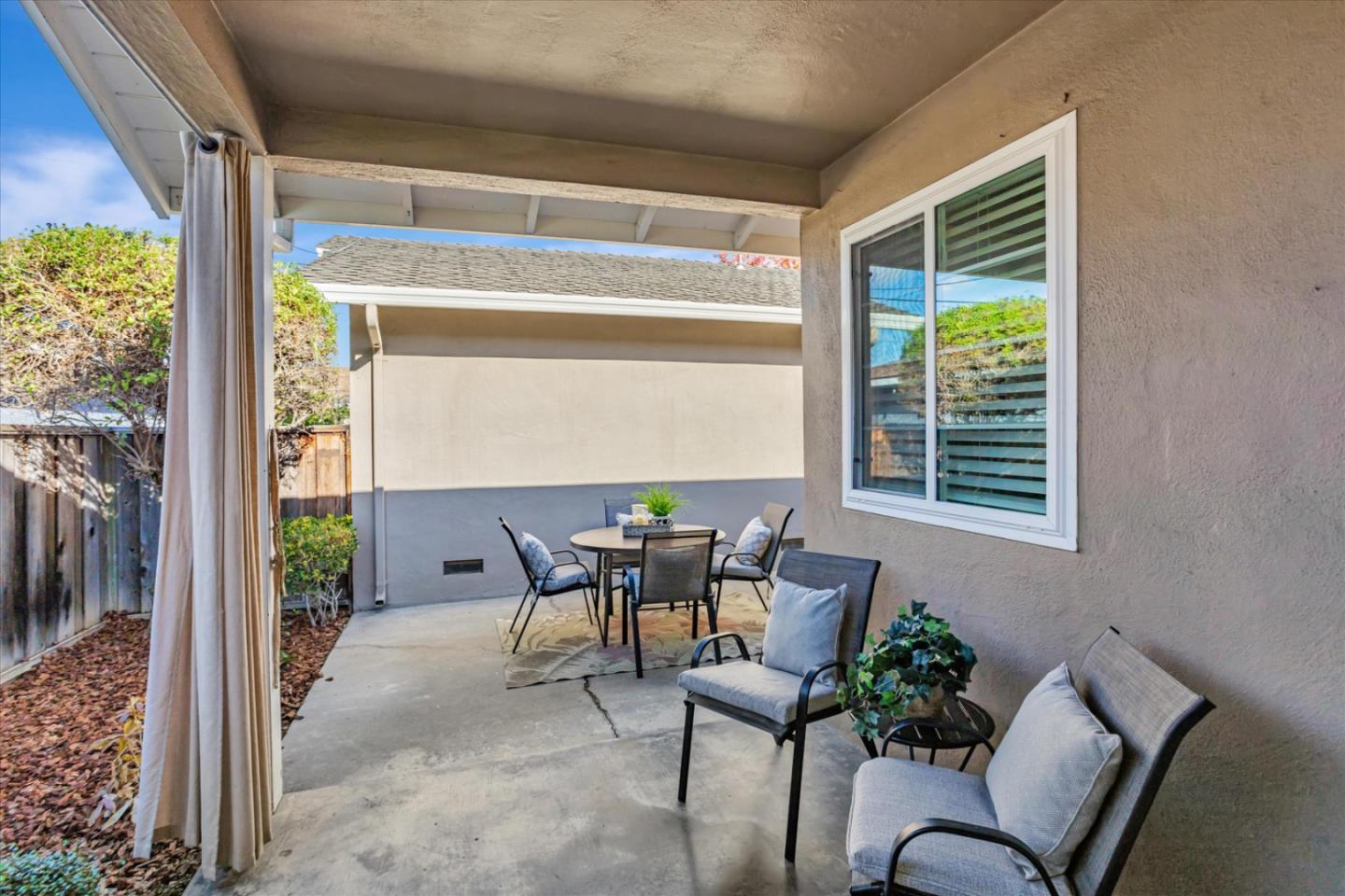 Detail Gallery Image 29 of 38 For 550 Hans Ave, Mountain View,  CA 94040 - 4 Beds | 2 Baths