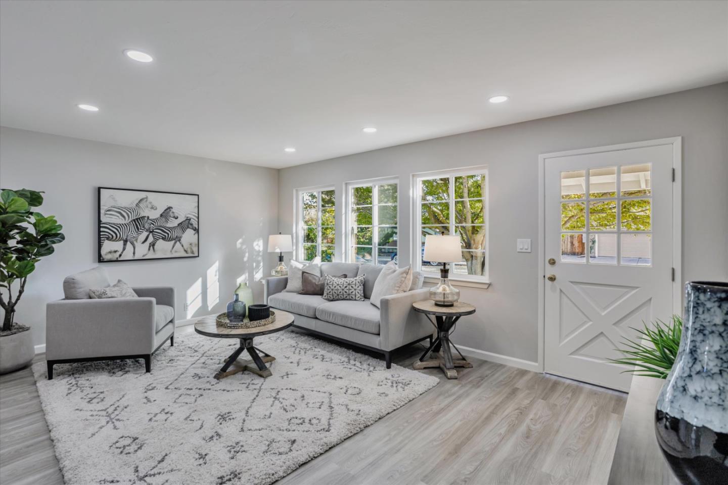 Detail Gallery Image 6 of 38 For 550 Hans Ave, Mountain View,  CA 94040 - 4 Beds | 2 Baths