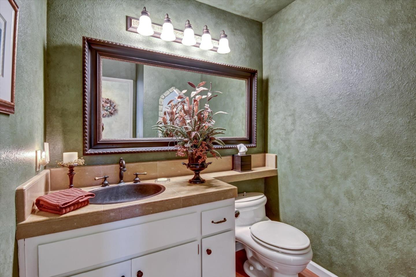 Detail Gallery Image 13 of 47 For 17500 Carriage Lamp Way, Morgan Hill,  CA 95037 - 3 Beds | 2/1 Baths