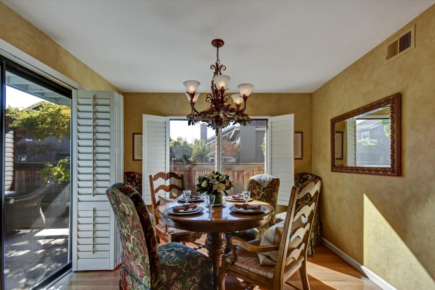 Detail Gallery Image 9 of 47 For 17500 Carriage Lamp Way, Morgan Hill,  CA 95037 - 3 Beds | 2/1 Baths