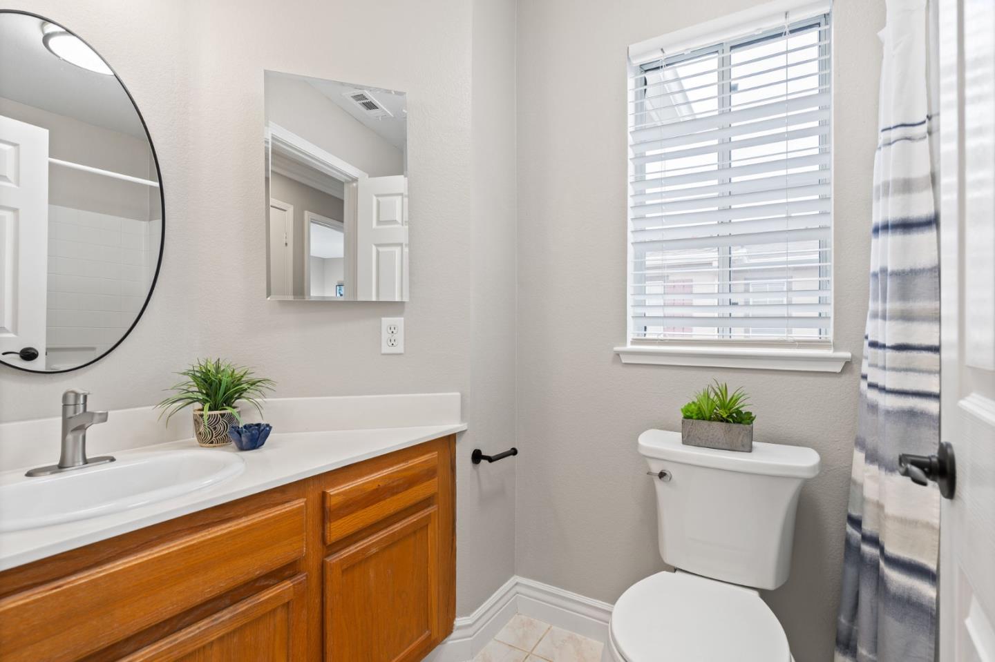 Detail Gallery Image 37 of 52 For 271 Ballybunion Way, San Jose,  CA 95116 - 4 Beds | 2/1 Baths