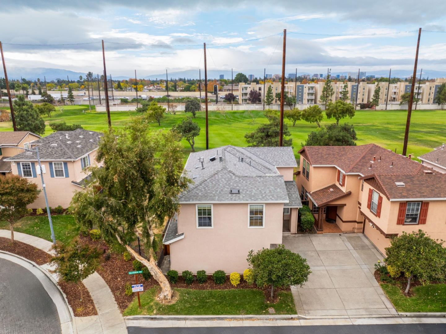 Detail Gallery Image 44 of 52 For 271 Ballybunion Way, San Jose,  CA 95116 - 4 Beds | 2/1 Baths