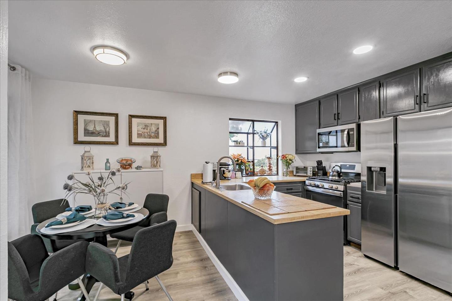 Detail Gallery Image 10 of 31 For 2157 Clearview Cir, Benicia,  CA 94510 - 3 Beds | 2/1 Baths