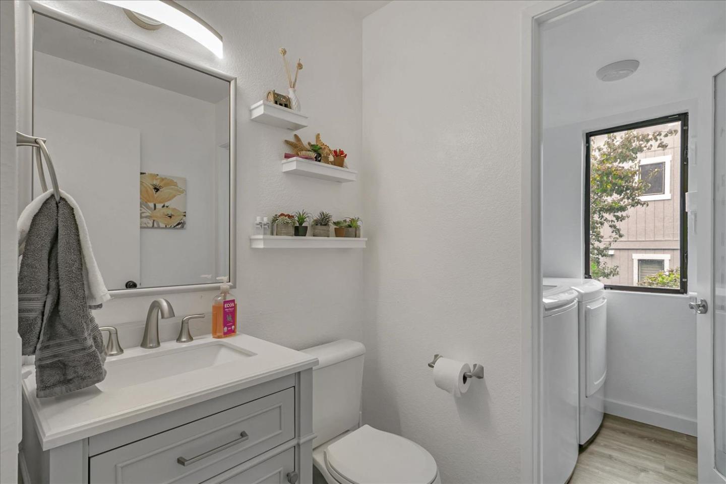 Detail Gallery Image 25 of 31 For 2157 Clearview Cir, Benicia,  CA 94510 - 3 Beds | 2/1 Baths