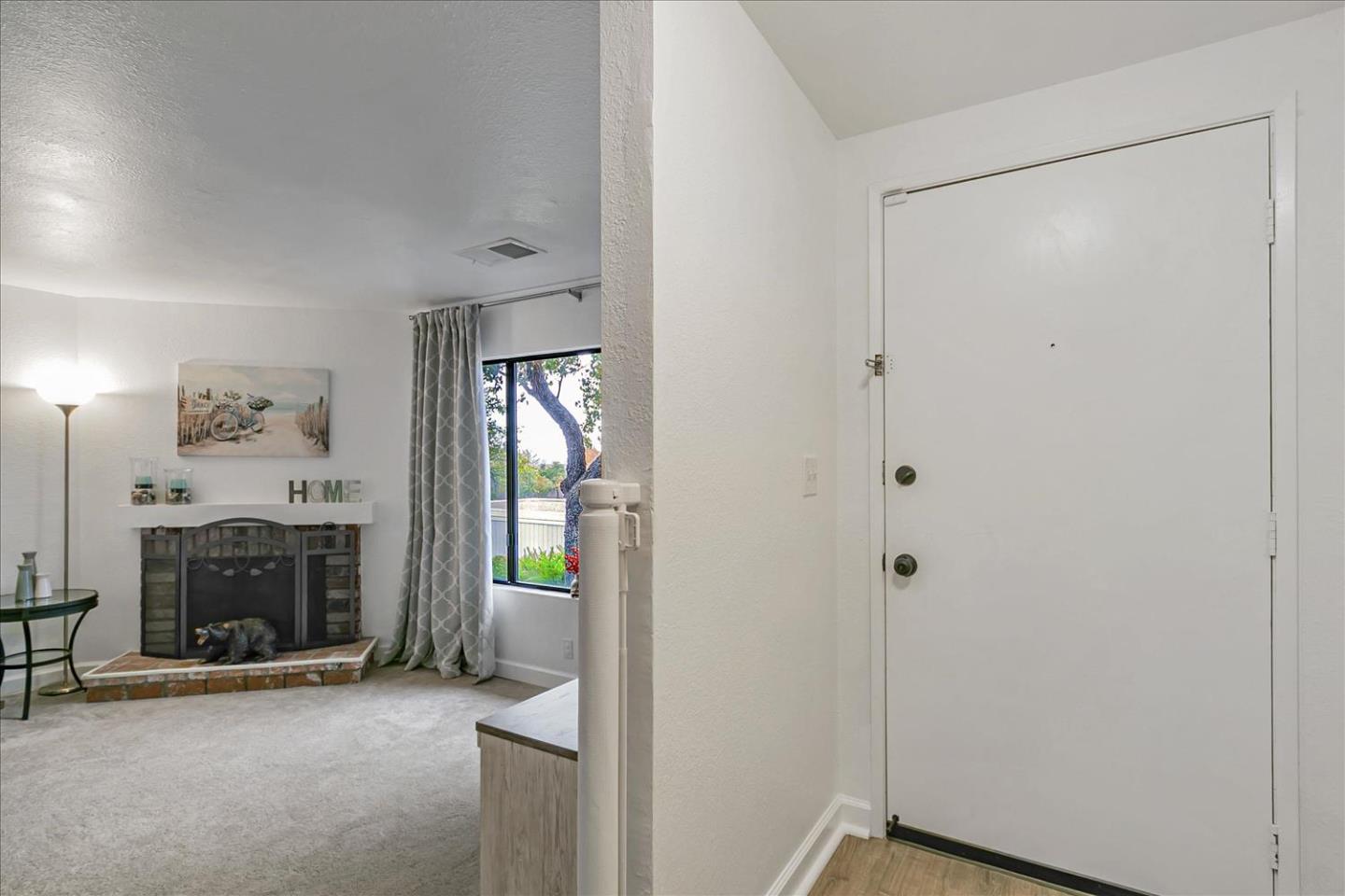 Detail Gallery Image 3 of 31 For 2157 Clearview Cir, Benicia,  CA 94510 - 3 Beds | 2/1 Baths