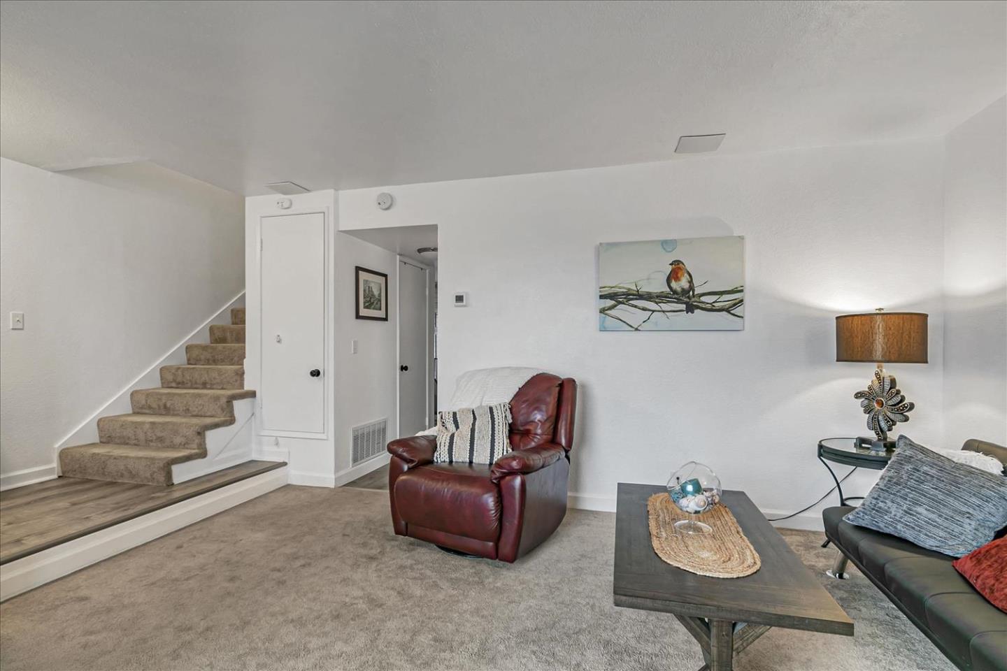 Detail Gallery Image 6 of 31 For 2157 Clearview Cir, Benicia,  CA 94510 - 3 Beds | 2/1 Baths