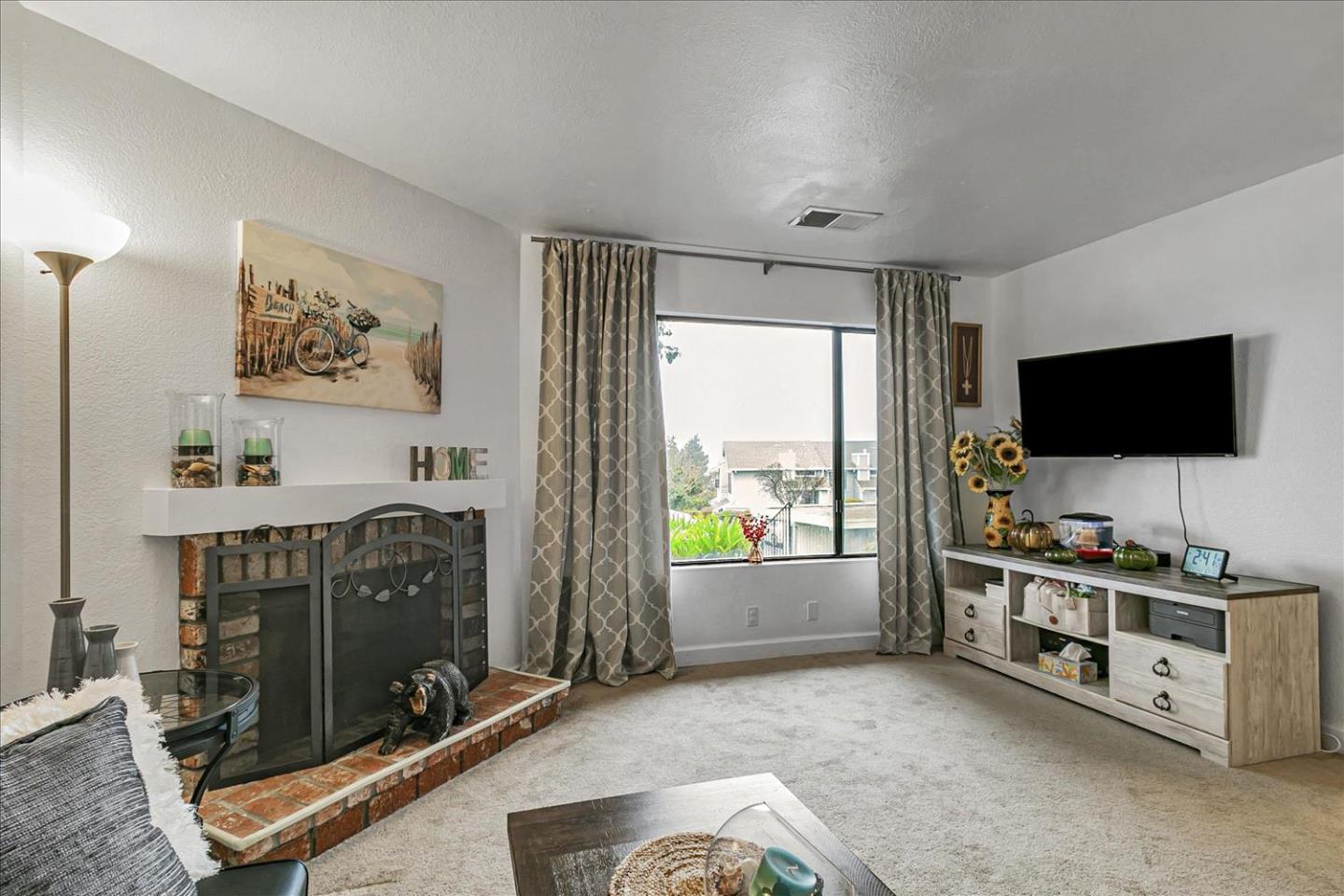 Detail Gallery Image 7 of 31 For 2157 Clearview Cir, Benicia,  CA 94510 - 3 Beds | 2/1 Baths