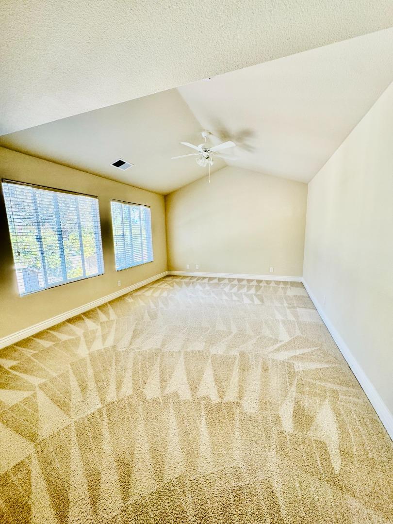 Detail Gallery Image 7 of 10 For 1014 White Cloud Dr, Morgan Hill,  CA 95037 - 4 Beds | 2/1 Baths