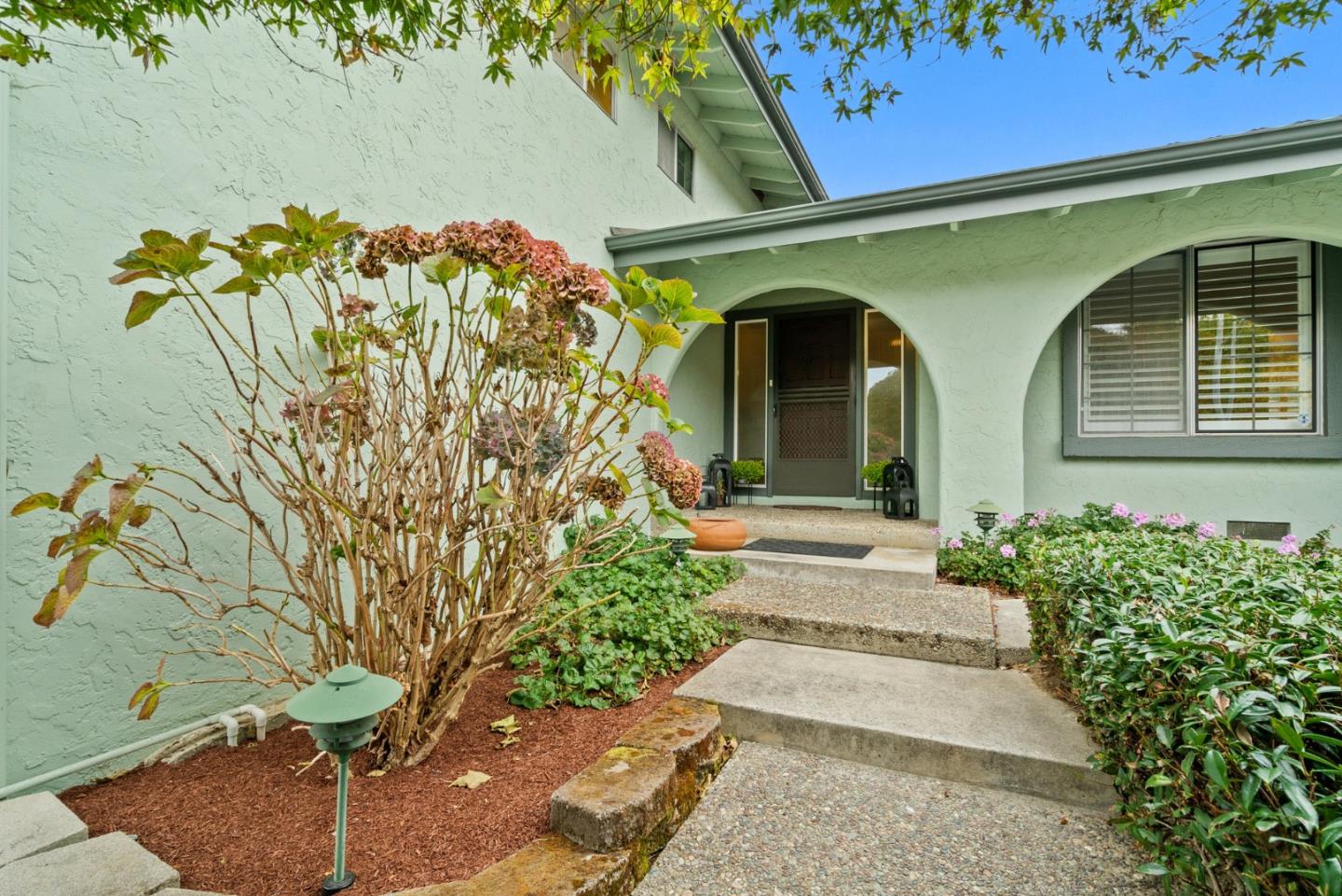 Detail Gallery Image 6 of 61 For 149 Kenny Ave, Santa Cruz,  CA 95065 - 4 Beds | 2/1 Baths