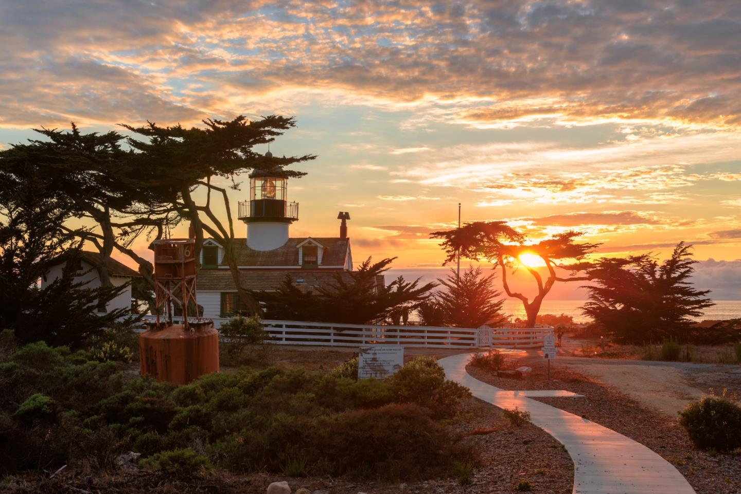 Detail Gallery Image 13 of 16 For 1212 Funston Ave, Pacific Grove,  CA 93950 - 3 Beds | 2 Baths