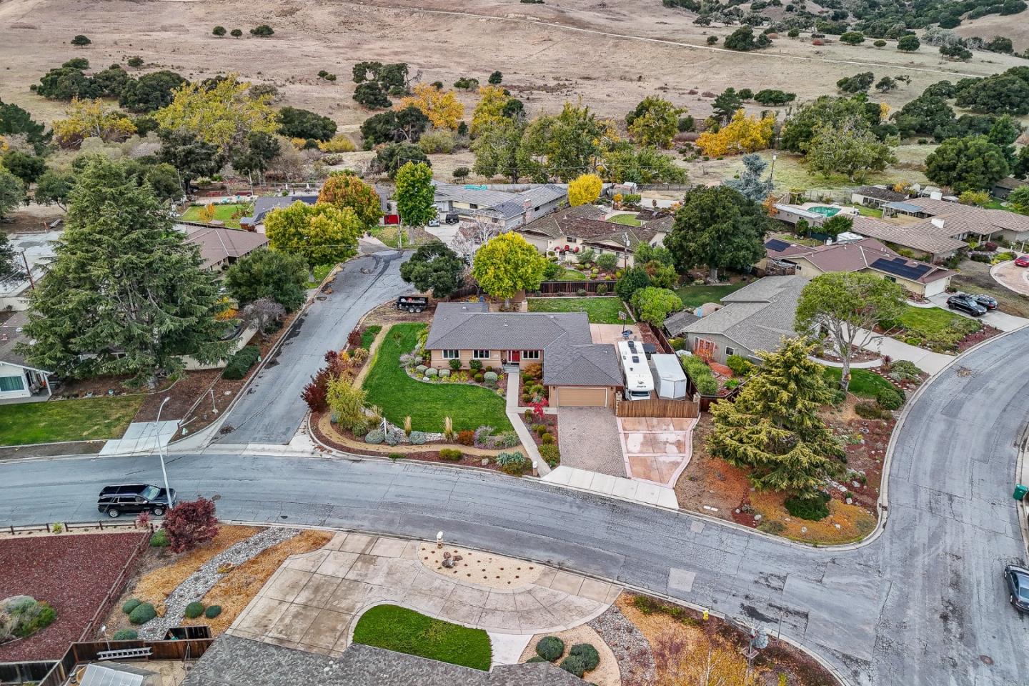 Detail Gallery Image 10 of 69 For 20260 Franciscan Way, Salinas,  CA 93908 - 4 Beds | 2/1 Baths