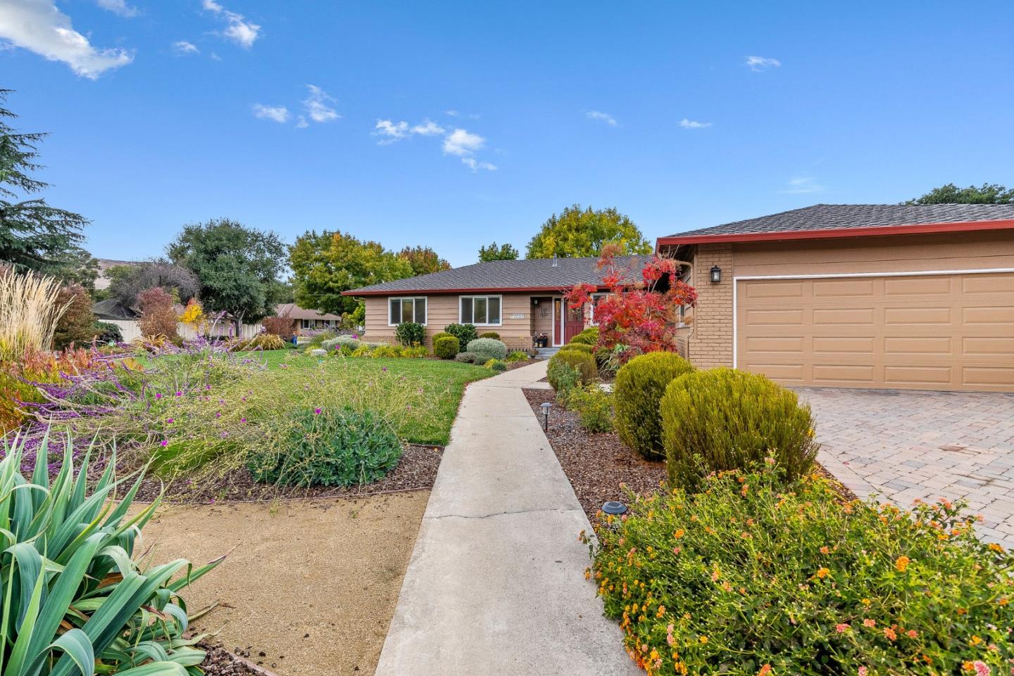 Detail Gallery Image 15 of 69 For 20260 Franciscan Way, Salinas,  CA 93908 - 4 Beds | 2/1 Baths