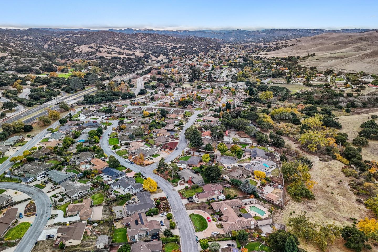 Detail Gallery Image 8 of 69 For 20260 Franciscan Way, Salinas,  CA 93908 - 4 Beds | 2/1 Baths