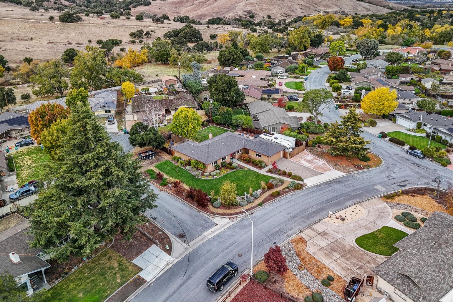 Detail Gallery Image 9 of 69 For 20260 Franciscan Way, Salinas,  CA 93908 - 4 Beds | 2/1 Baths