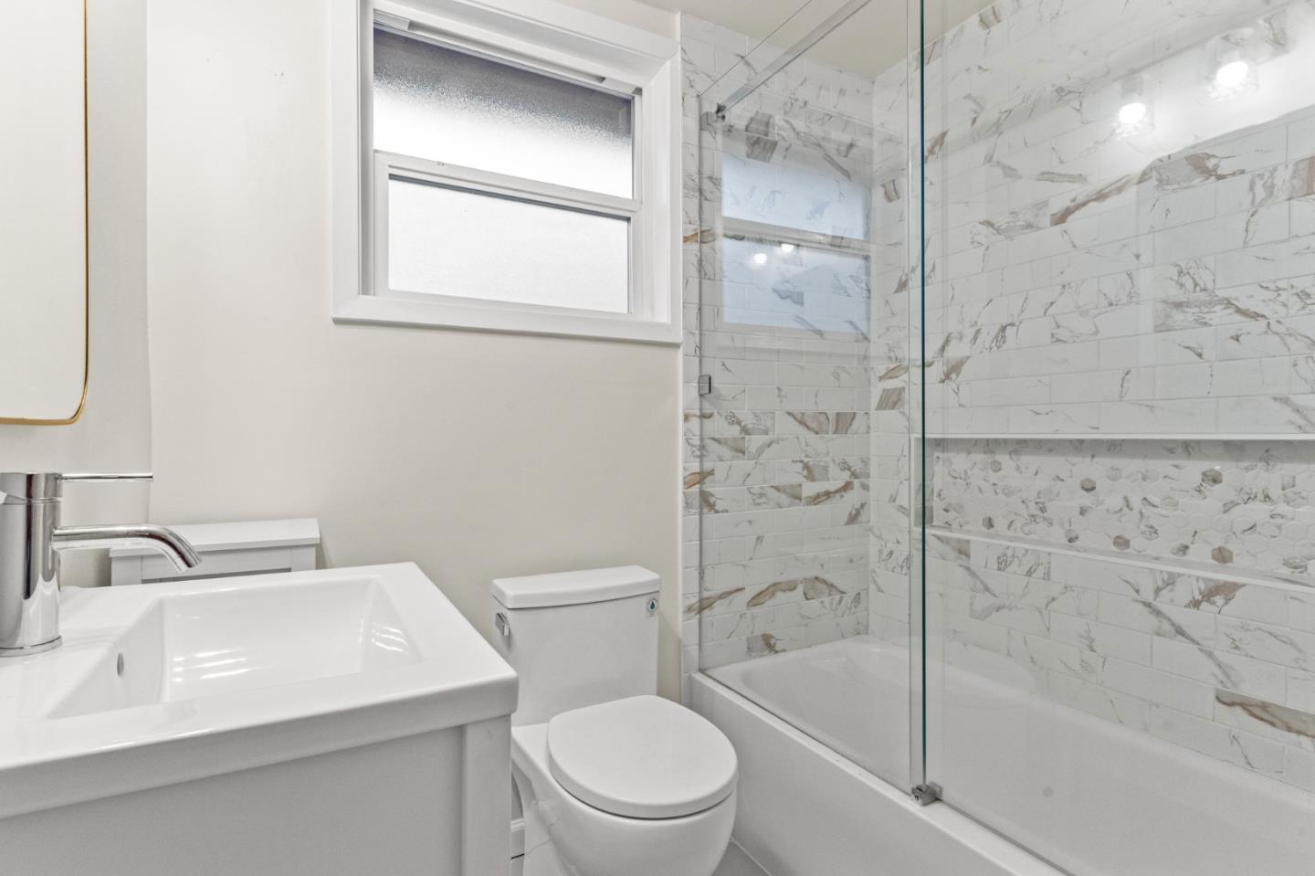 Detail Gallery Image 20 of 58 For 227-229 Bancroft Rd, Burlingame,  CA 94010 - 2 Beds | 2 Baths