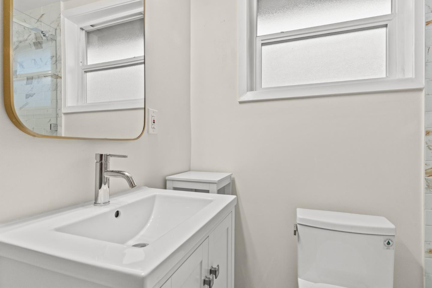 Detail Gallery Image 21 of 58 For 227-229 Bancroft Rd, Burlingame,  CA 94010 - 2 Beds | 2 Baths