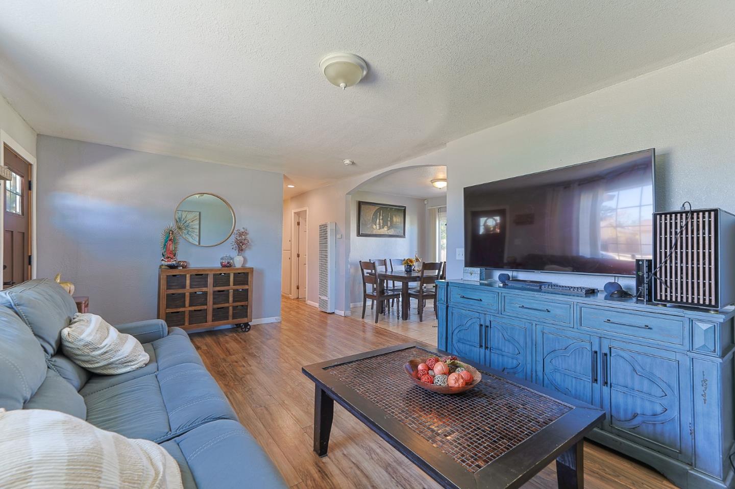 Detail Gallery Image 10 of 20 For 1779 Pescadero Dr, Salinas,  CA 93906 - 3 Beds | 1/1 Baths