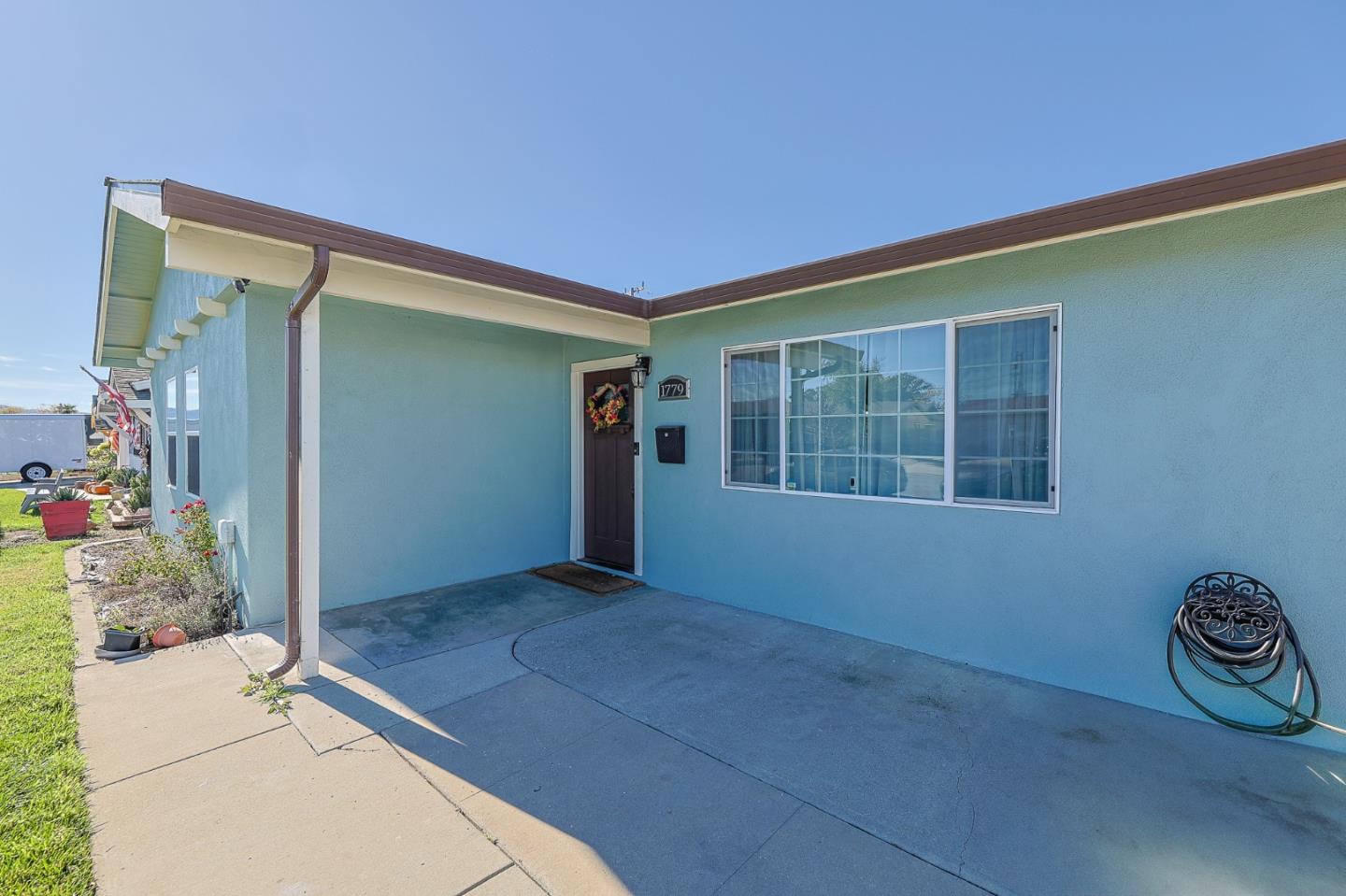 Detail Gallery Image 4 of 20 For 1779 Pescadero Dr, Salinas,  CA 93906 - 3 Beds | 1/1 Baths