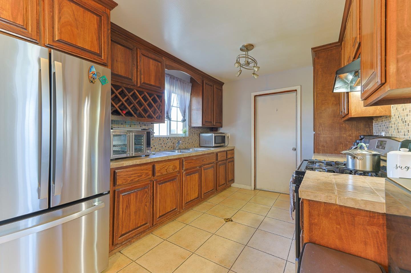 Detail Gallery Image 8 of 20 For 1779 Pescadero Dr, Salinas,  CA 93906 - 3 Beds | 1/1 Baths