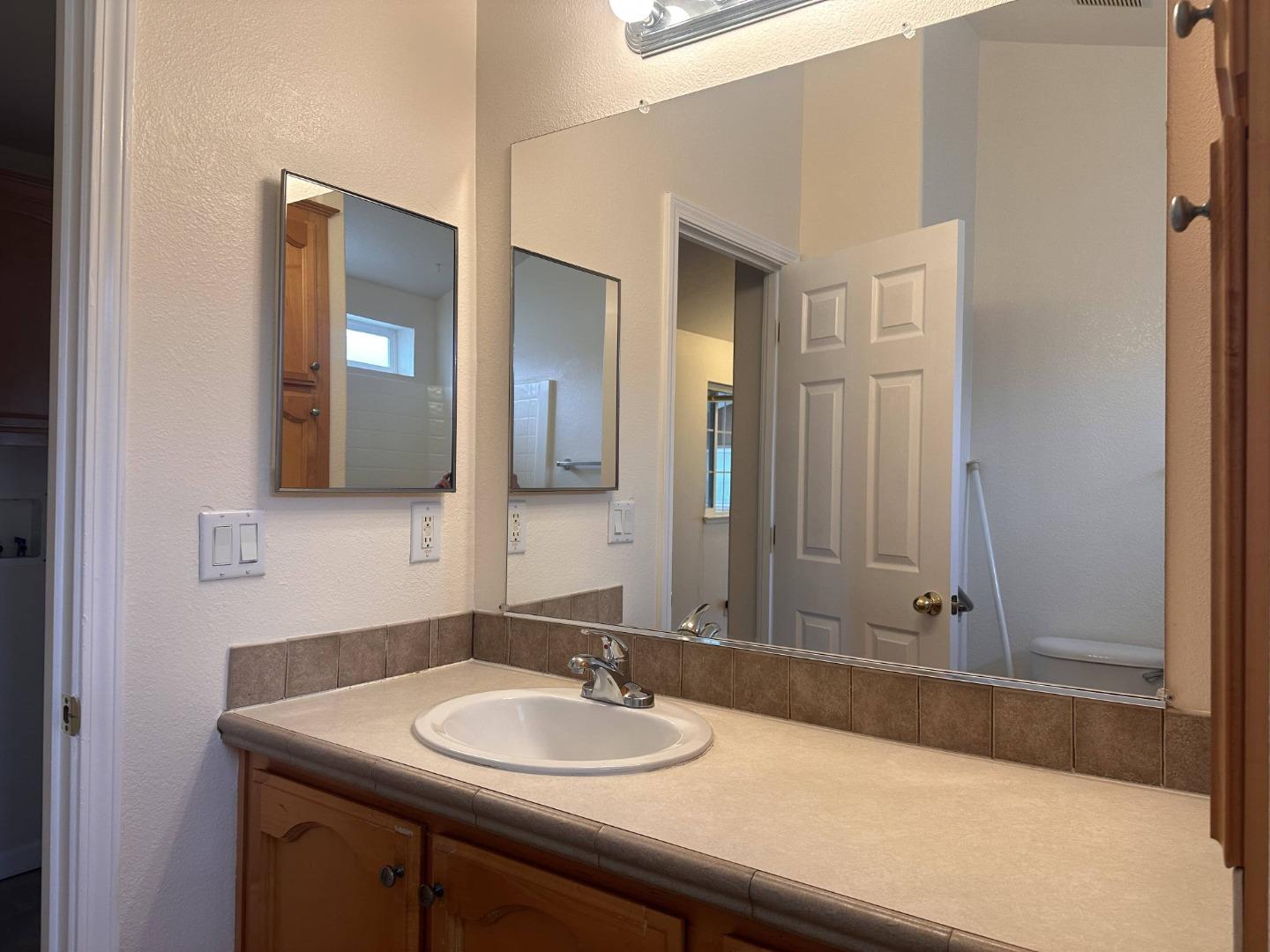 Detail Gallery Image 10 of 10 For 3128 Crescent #51,  Marina,  CA 93933 - 2 Beds | 2 Baths