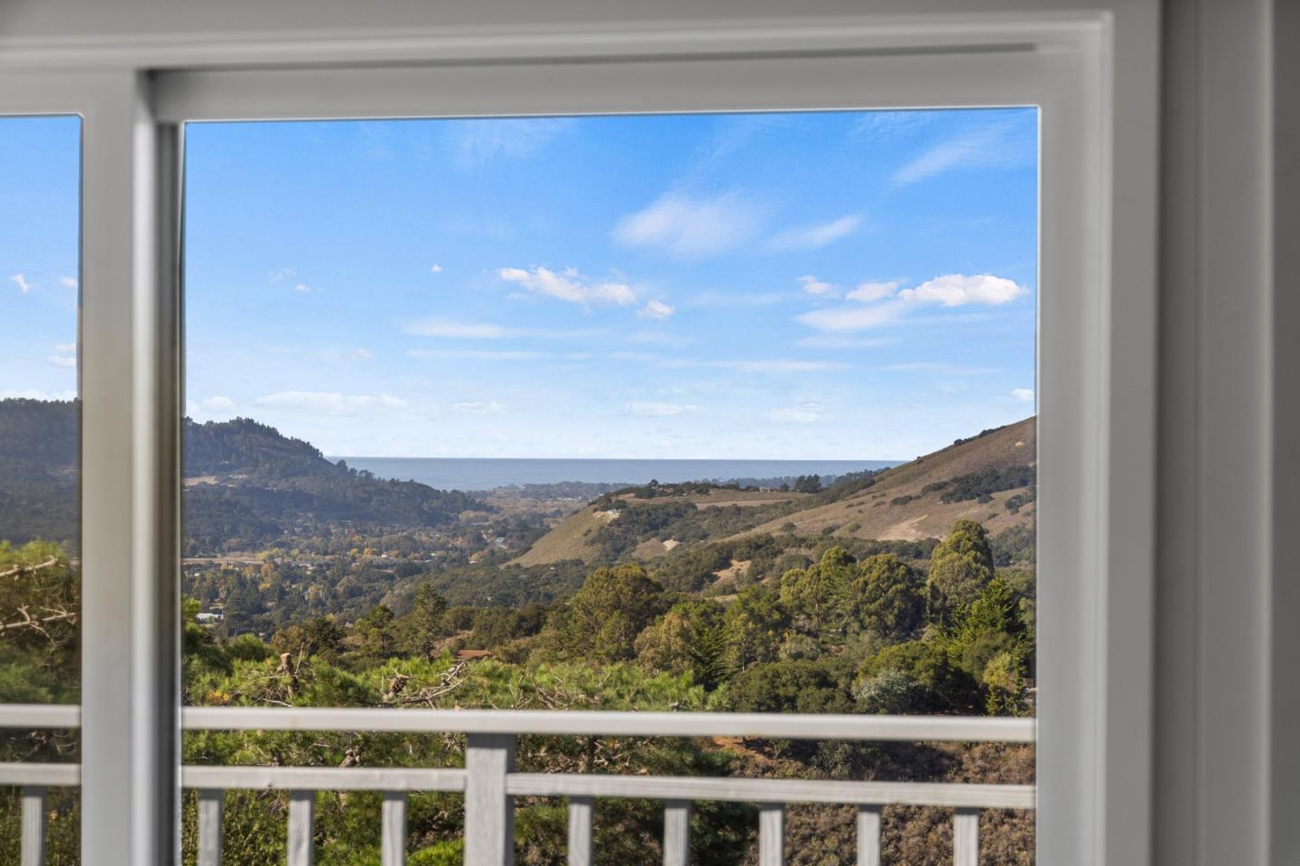 Detail Gallery Image 11 of 52 For 25655 Tierra Grande Dr, Carmel Valley,  CA 93923 - 3 Beds | 2 Baths