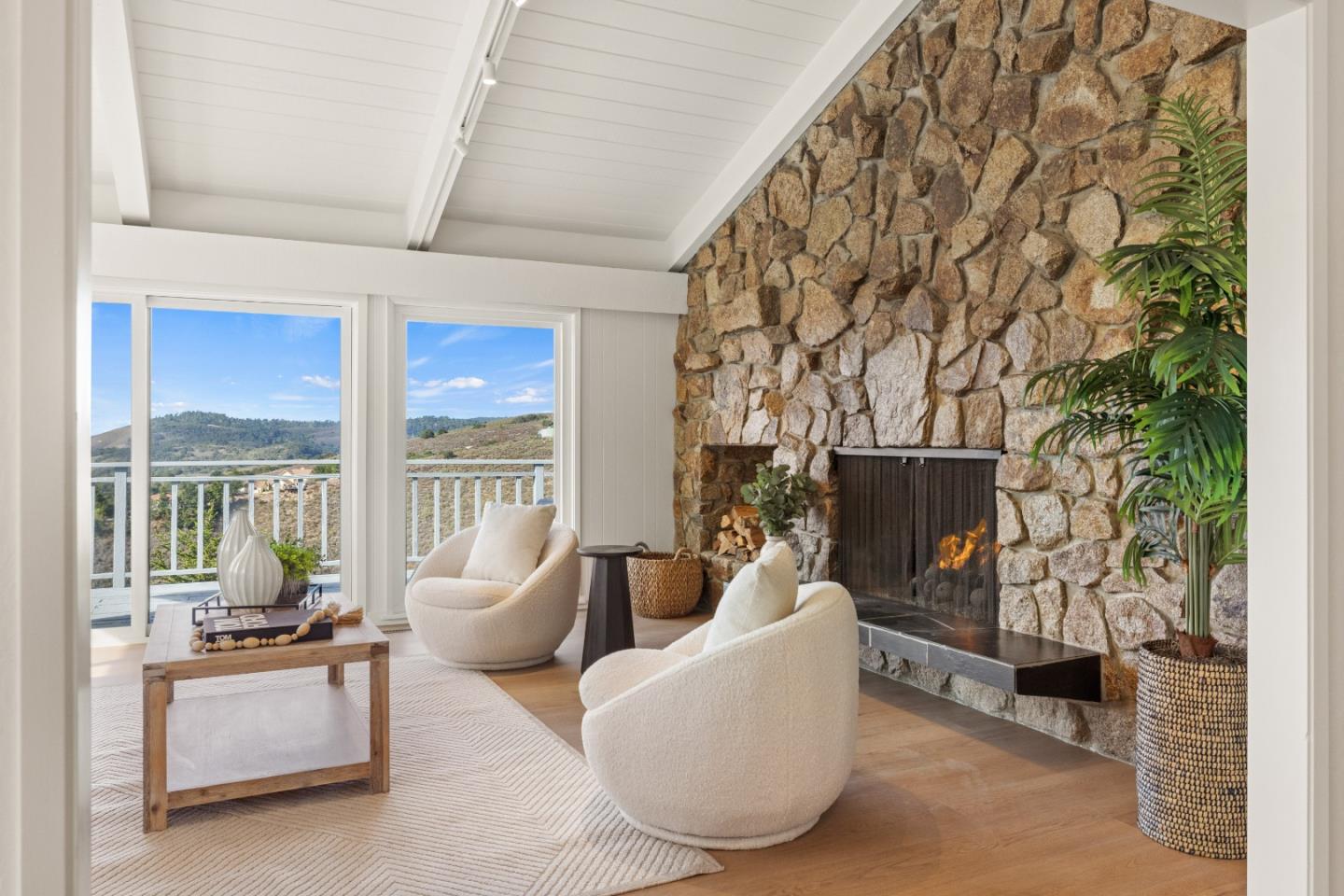 Detail Gallery Image 8 of 52 For 25655 Tierra Grande Dr, Carmel Valley,  CA 93923 - 3 Beds | 2 Baths